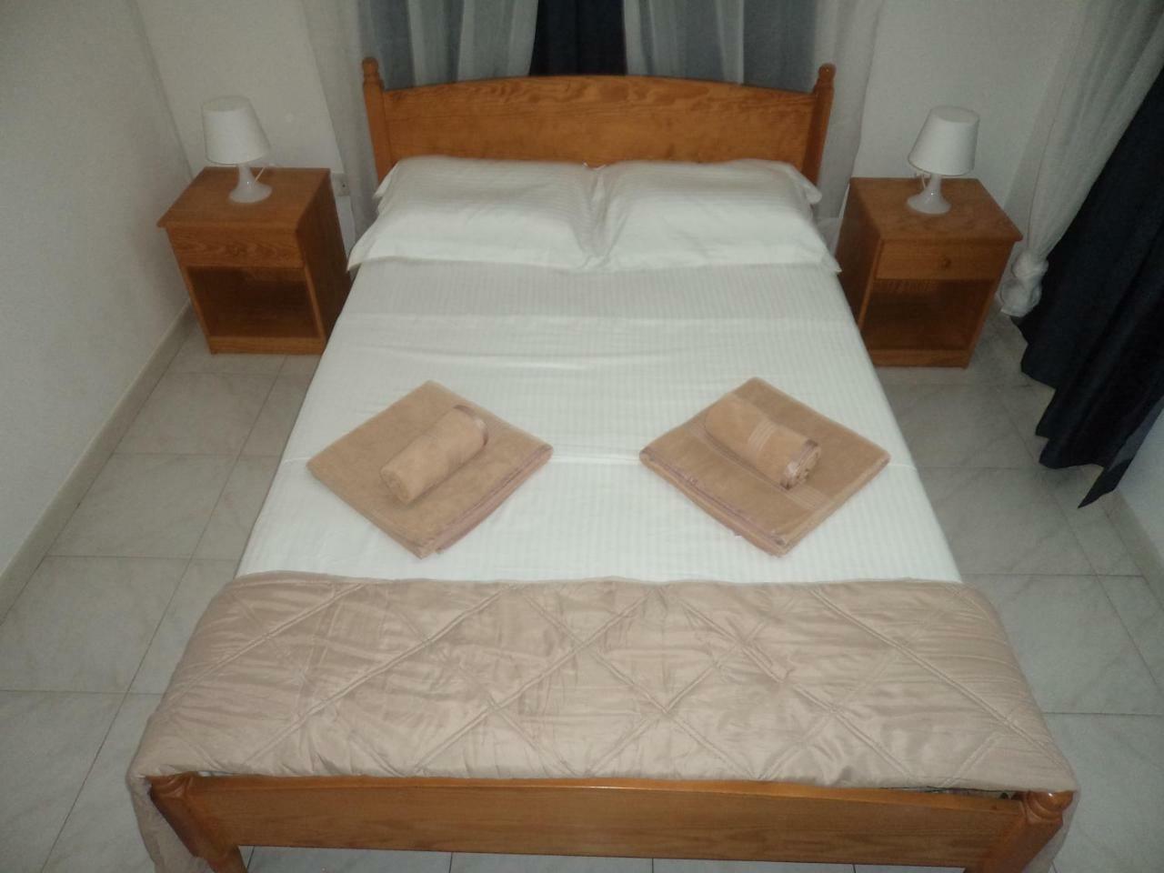 Welcome House Hotel ลาร์นาคา ภายนอก รูปภาพ